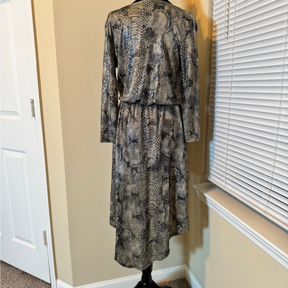 Elegant Snake Print Wrap Dress - Picture 2 of 5